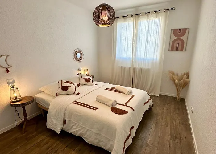 T2 60M2, Centre Ville, Parking Gratuit, Terrasse, Proche Tram, A Seulement 15Mn Des Plages
